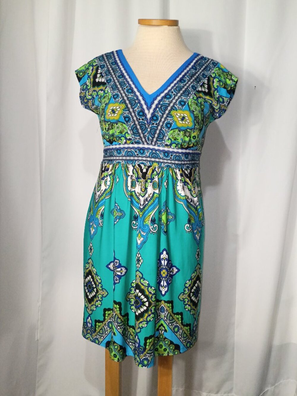 Kiara green and blue paisley pattern dress with v neck size M